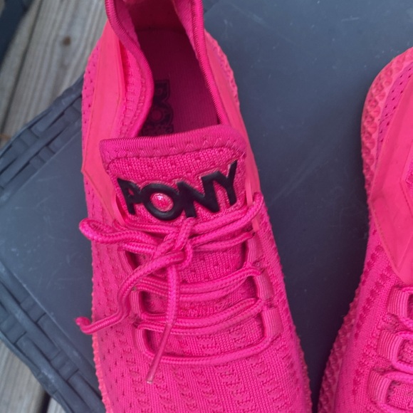 Pony pink gym shoes - Picture 2 of 4